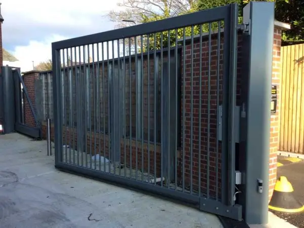 Swing Gate